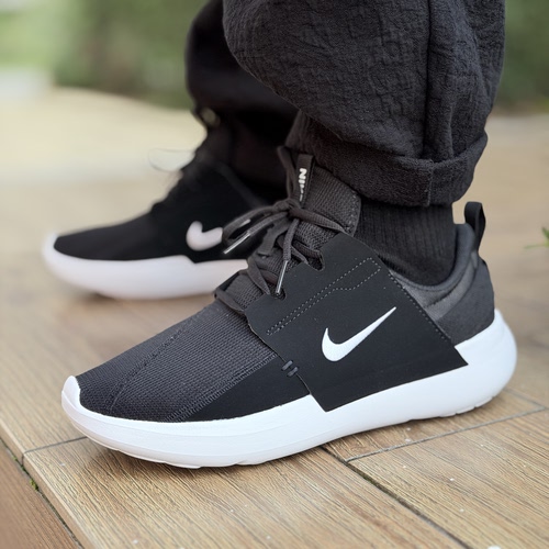 耐克男子E系列透气缓震跑鞋