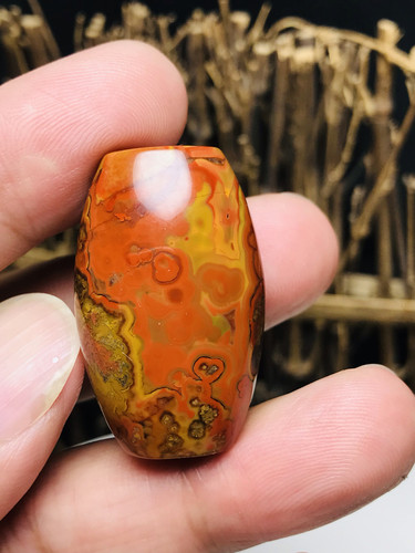 天然宣化战国红玛瑙红黄艳丽贝云挂件36×23×16mm