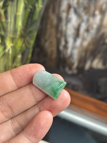 翡翠A货无事牌吊坠挂件配饰飘绿色玉石正品细糯冰种标配权威证书