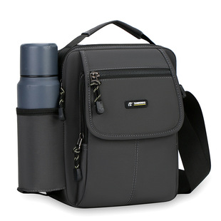 户外出行便携放8寸平板斜挎小背包带水壶位旅行多功能迷你小包