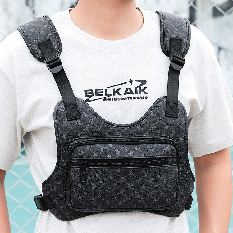 户外出行登山运动跑步男士胸包高质感战术机能骑士胸前挂包放手机