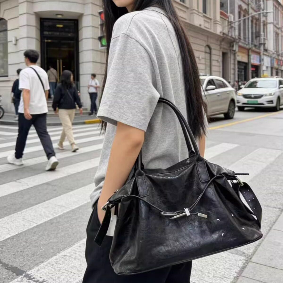 欧韩高级感皮带扣通勤大容量手提单肩托特包时尚百搭潮斜挎登机包