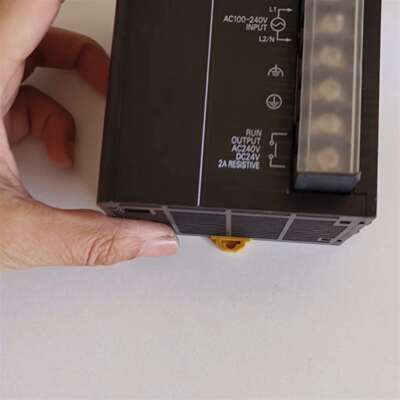 《议价商品》欧姆龙电源 CJ1W-PA205R，成色漂亮