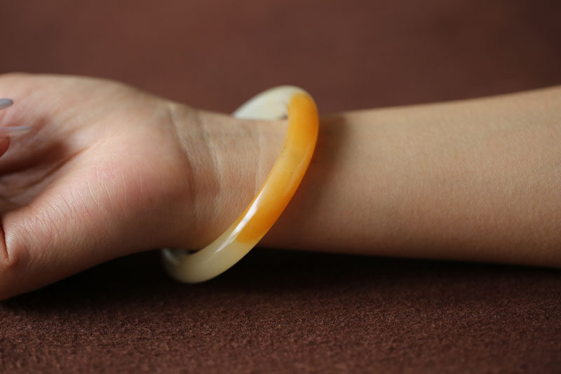 天然冰种金丝玉圆条手镯一枚52MM【特价】