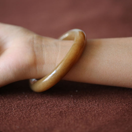 【岁月陈酿】天然和田玉糖白玉加厚加粗圆条镯一枚55.5MM【收藏品