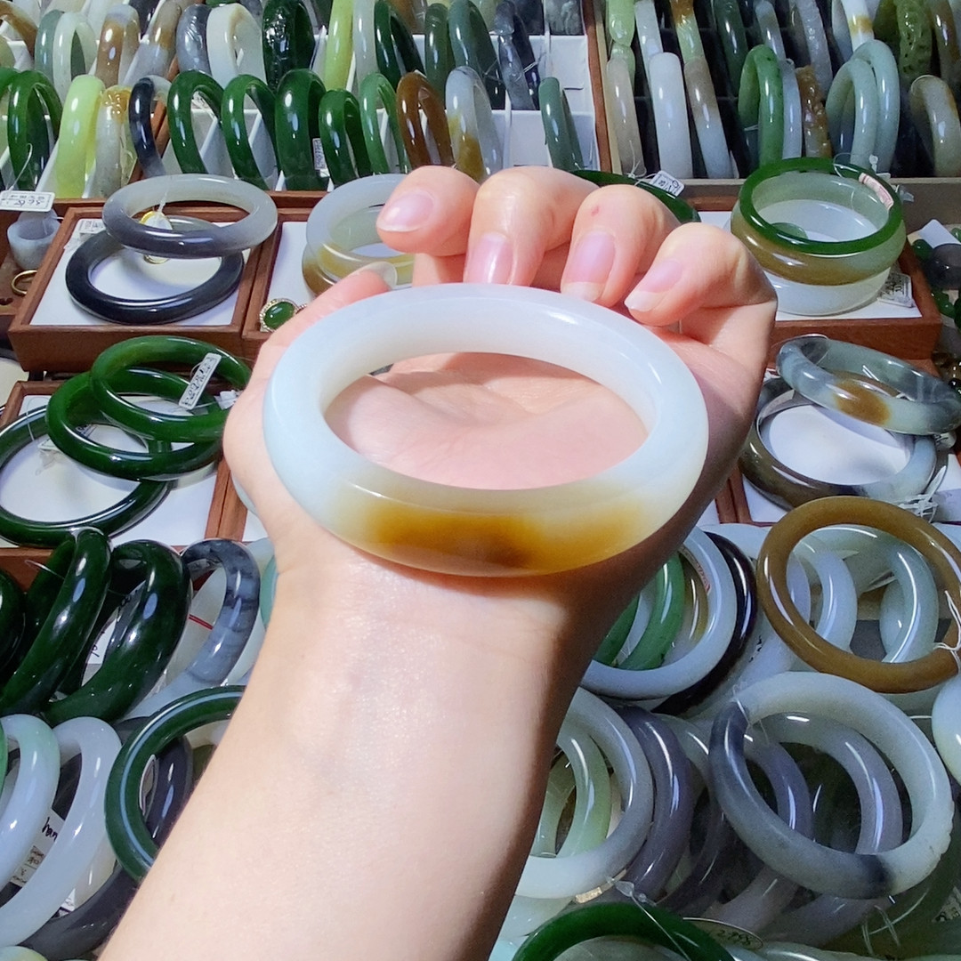 羊脂一口红糖方镯55