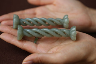 【宝莲灯】天然和田糖青玉精品雕刻莲花香插，蜡台 摆件一对