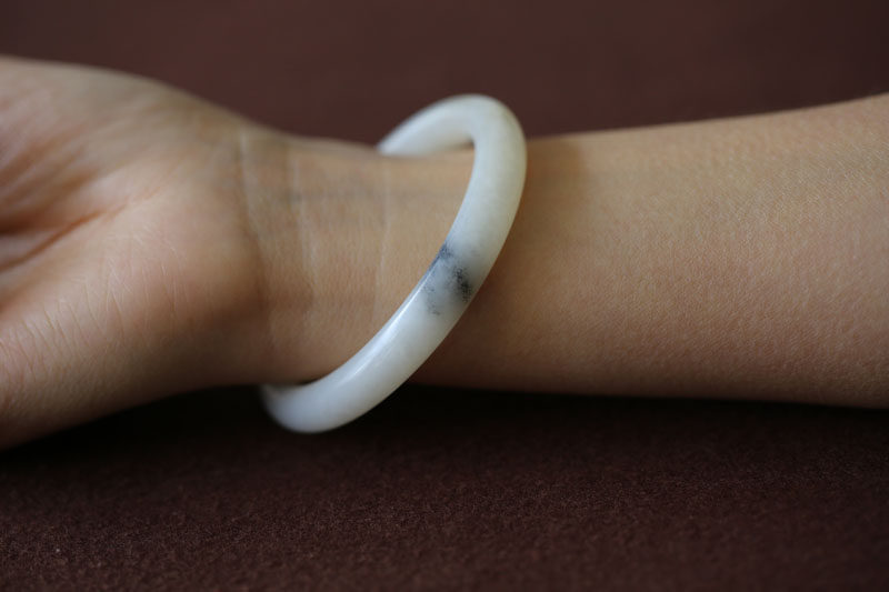 【三生石】天然和田玉青花籽料三色素面古典圆条手镯一枚53mm