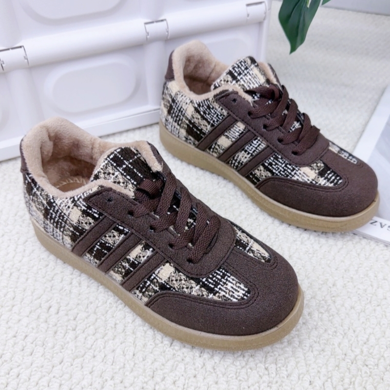 冬季加绒徳训鞋2025新款运动休闲鞋板鞋百搭舒适防滑女款保暖