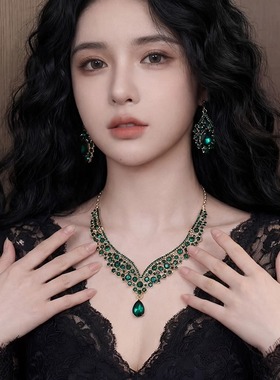 轻奢孔雀绿宝石镶钻锁骨链套装