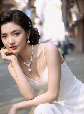 在逃公主爆闪满钻水滴锁骨链