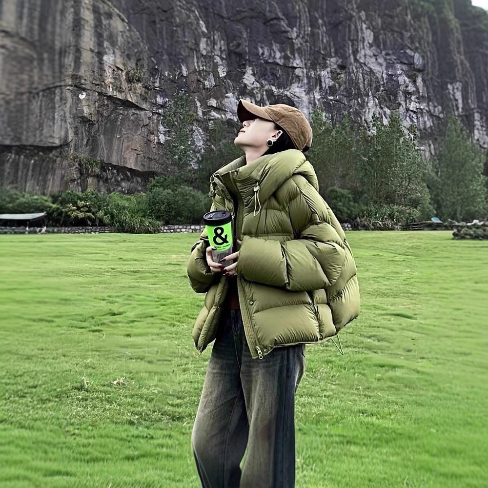 泡芙龟背绿色短款羽绒棉服女2025年冬季莱姆绿棉袄连帽面包服外套