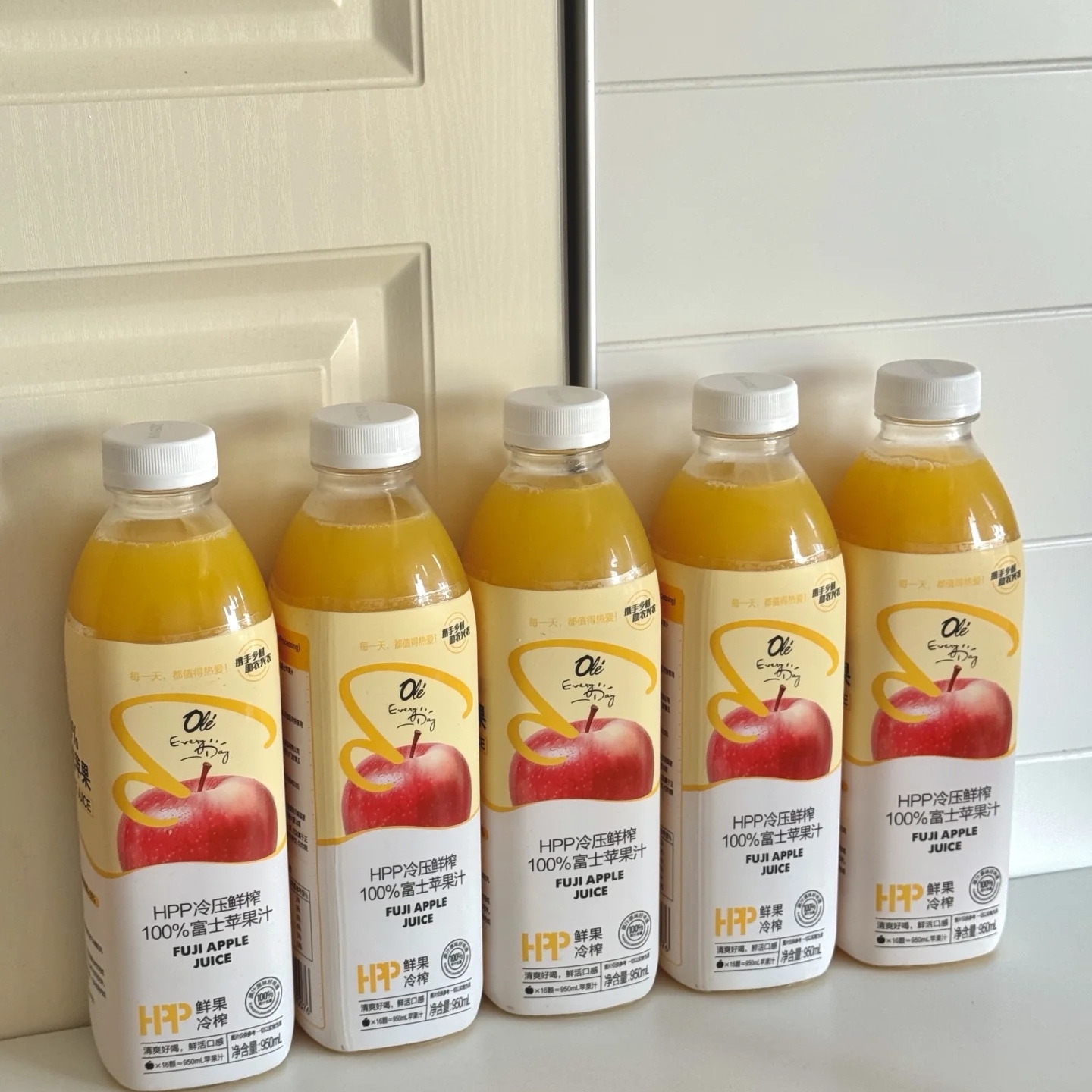 ole超市代购富士苹果汁黄林青红心苹果芭乐柑橙橘子饮料单件包邮