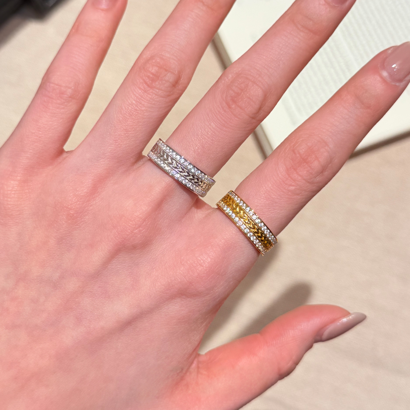 拉丝麦穗双排钻宽版戒指高级感