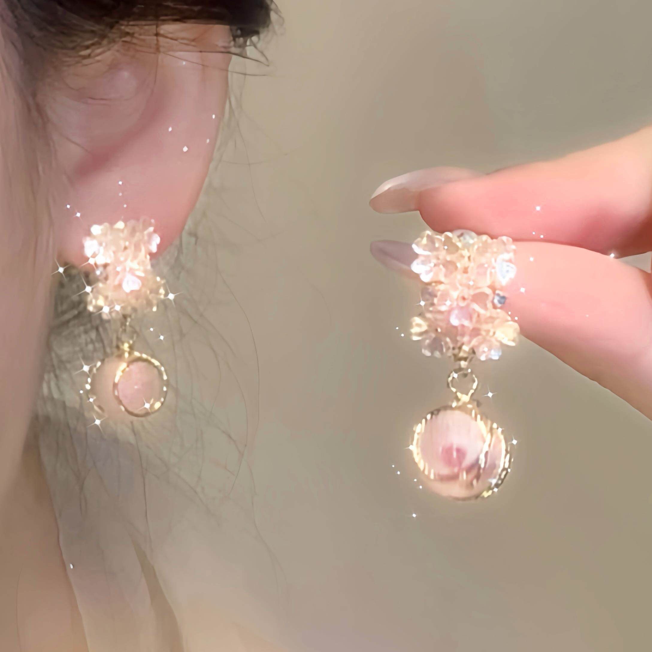 春夏甜美粉色花瓣耳环女图片