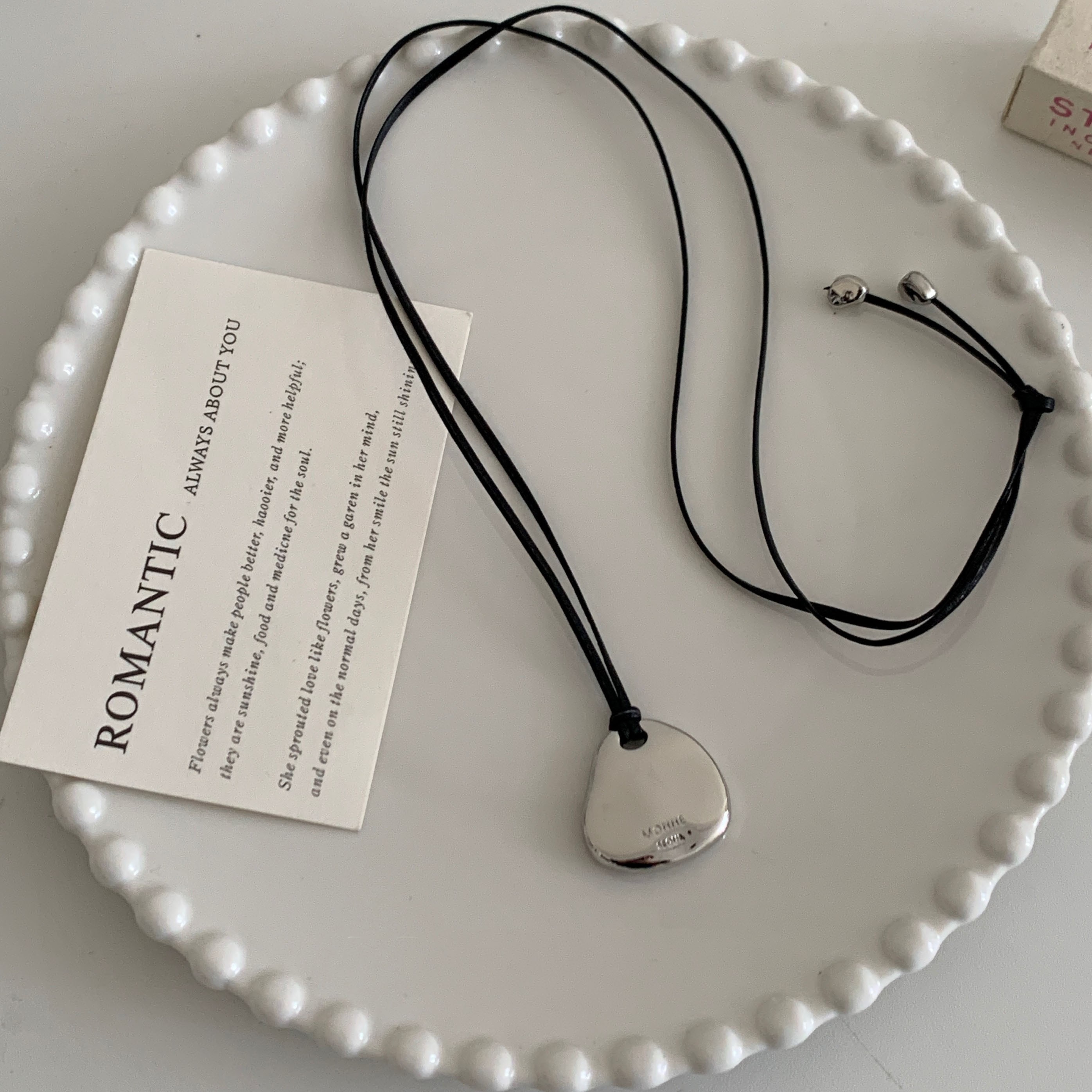 复古不规则金属吊坠项链女轻奢小众设计高级感百搭秋冬毛衣链长款