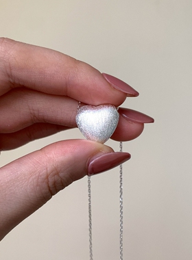 银色拉丝爱心项链轻奢小众设计感