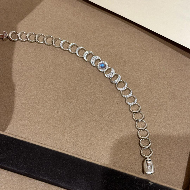 爆闪千金感仿满钻镂空月亮手链