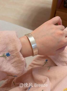 银色磨砂拉丝素圈手镯气质百搭