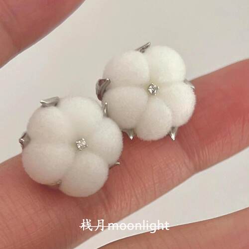 毛绒小棉花mini耳钉轻奢小众设计