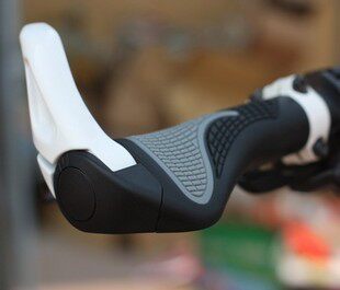 Poignées de vélo - Ref 2352081 Image 1