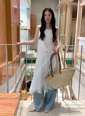 MOXI 2026春季新款韩系飘逸吊带裙女气质设计感白色简约连衣裙女