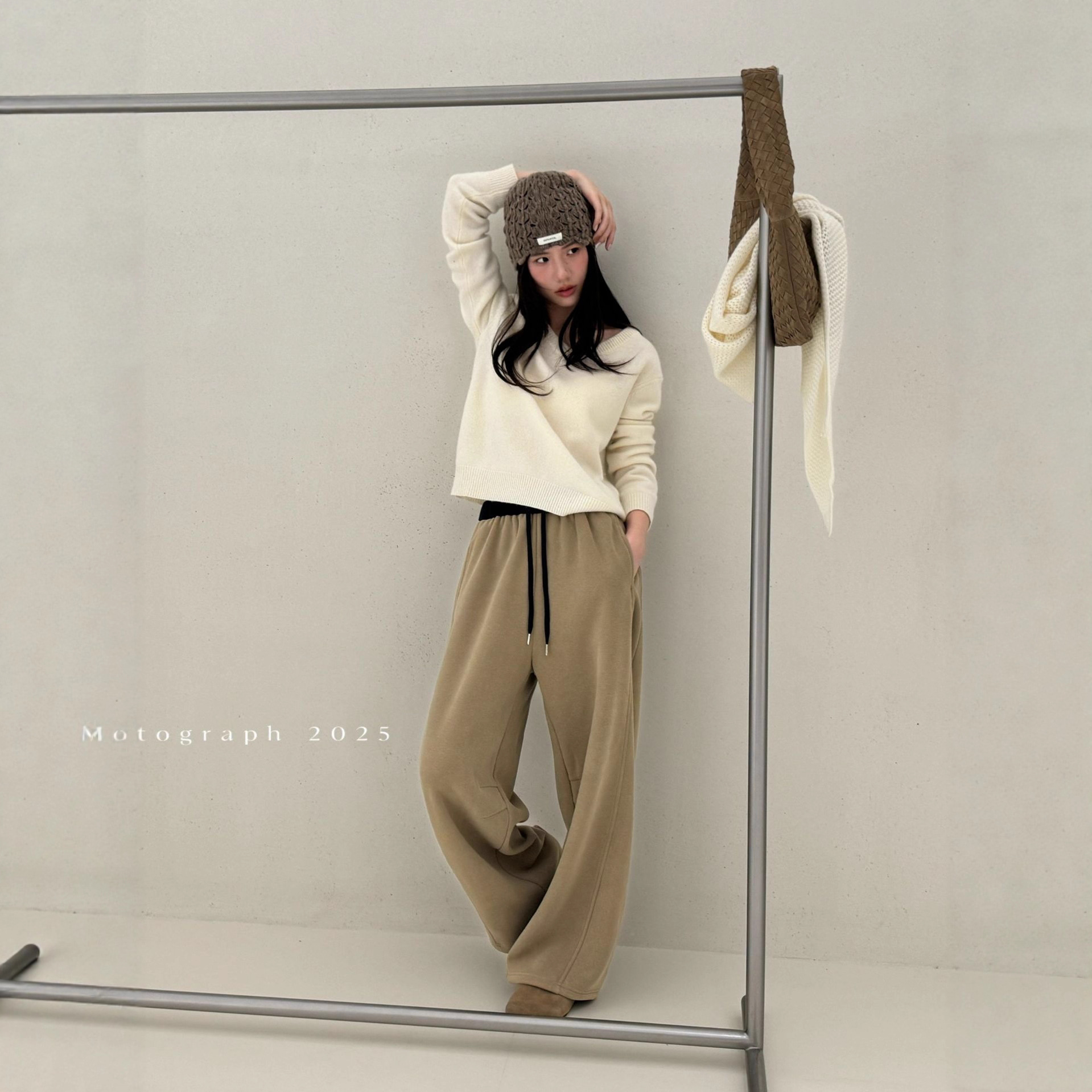 TTOO VOUIS冬季新款2389松紧腰加绒加厚防寒保暖阔腿休闲卫裤女