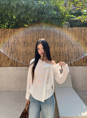 爱西里2026春季优雅设计感斜肩飘带蝴蝶结收腰显瘦气质简约衬衫女