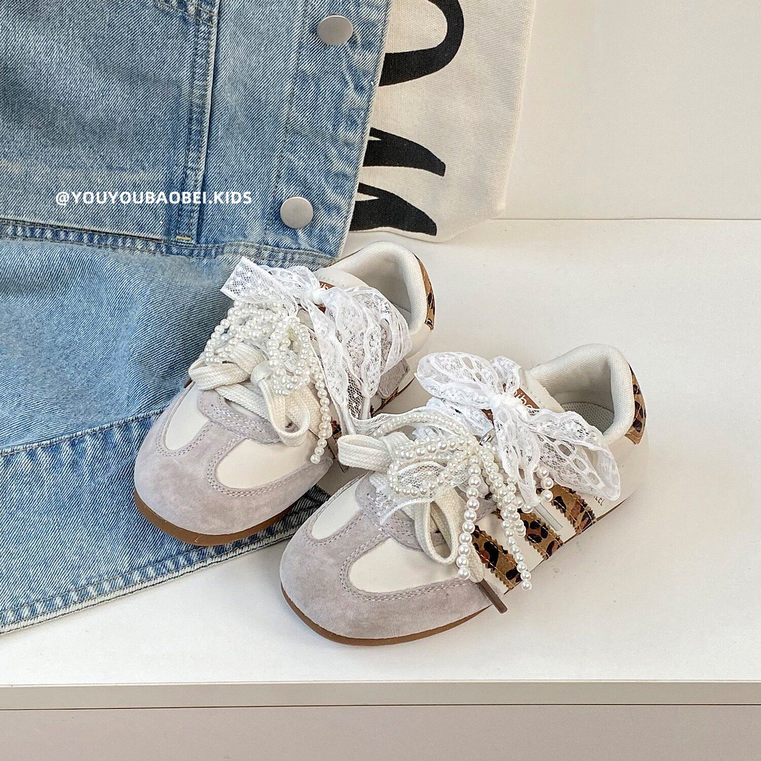 女童德训鞋蕾丝珍珠平底公主休闲鞋女孩豹纹运动鞋魔术贴板鞋春款