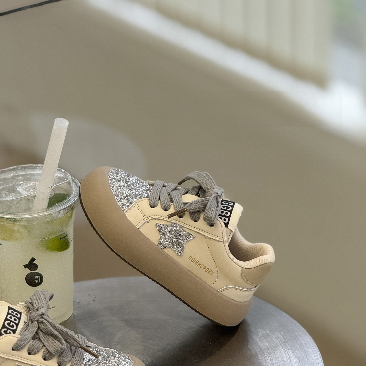 韩系儿童运动鞋2026春季复古星星板鞋男女童时尚亮片真皮休闲鞋潮