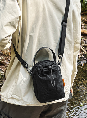 户外运动水杯包轻便潮牌手机包男女爬山水壶包便携通勤单肩斜挎包