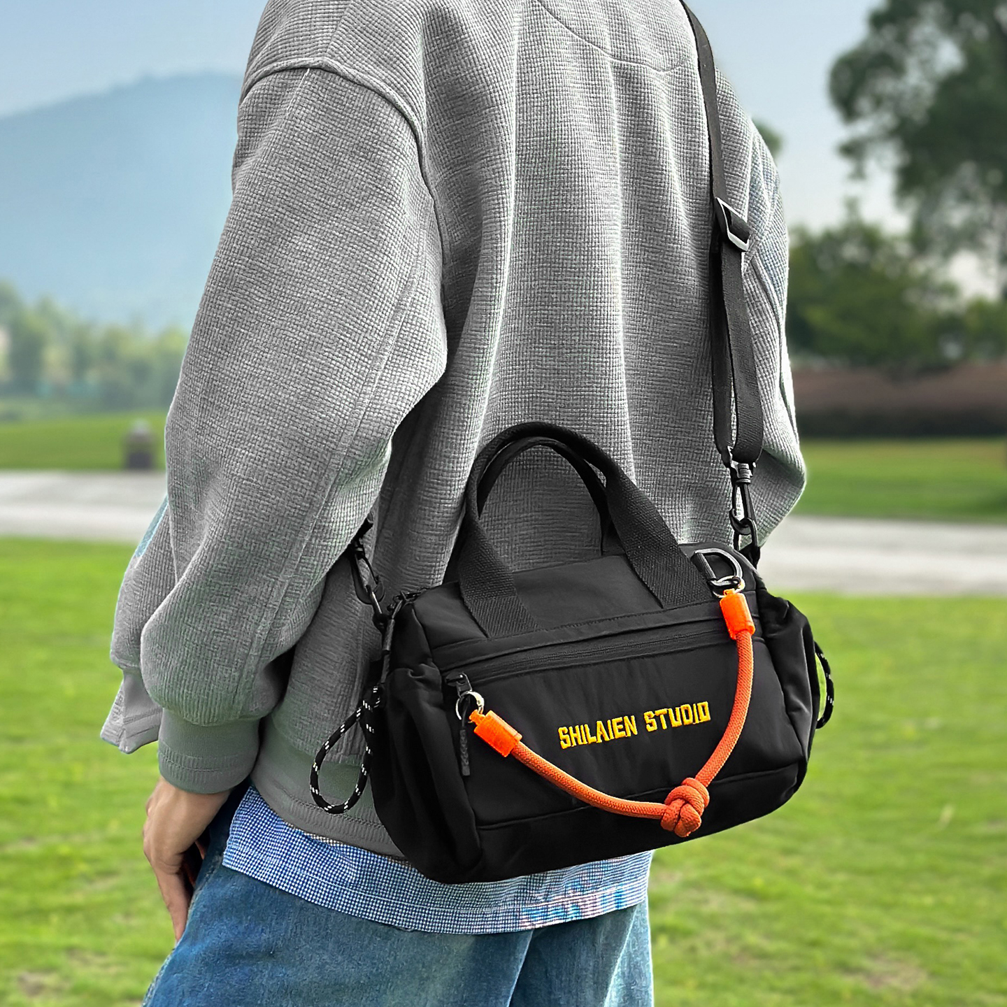 手提斜挎包轻便通勤背包