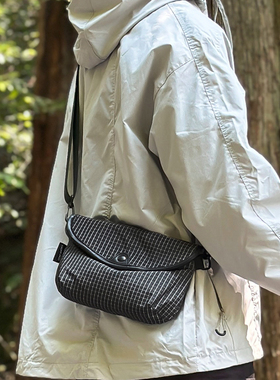 户外运动斜挎包男款单肩包外出旅游小包休闲通勤小背包骑行小挎包