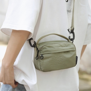 小众轻便斜挎包纯色小方包新款 日系单肩包学生大容量通勤手机包潮