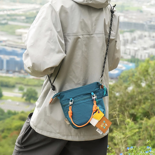 户外便携小挎包轻便通勤手机包