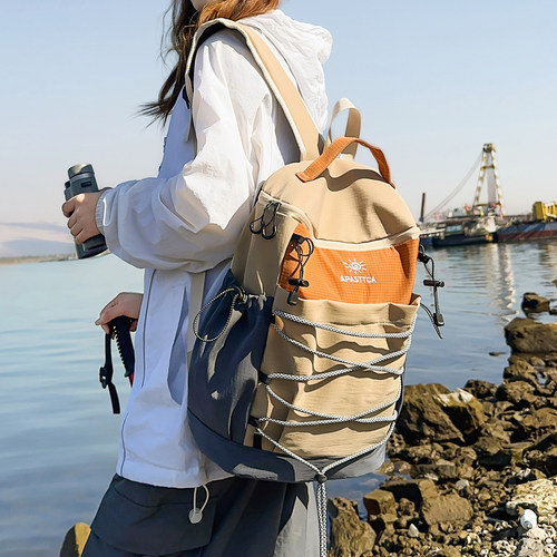 户外双肩包轻便徒步背包旅行包