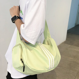 运动游泳瑜伽健身包女休闲轻便收纳斜挎包大容量学生旅行包背包男