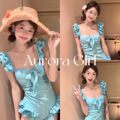 甜美保守显瘦显白小胸连体泳衣