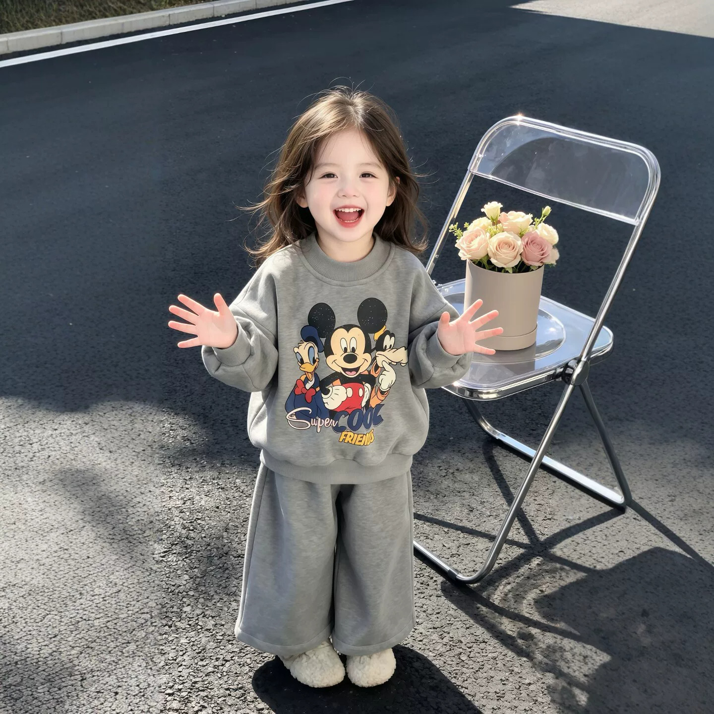 女童卡通加绒套装2026秋冬新款儿童米奇卫衣宝宝灰色保暖阔腿卫裤