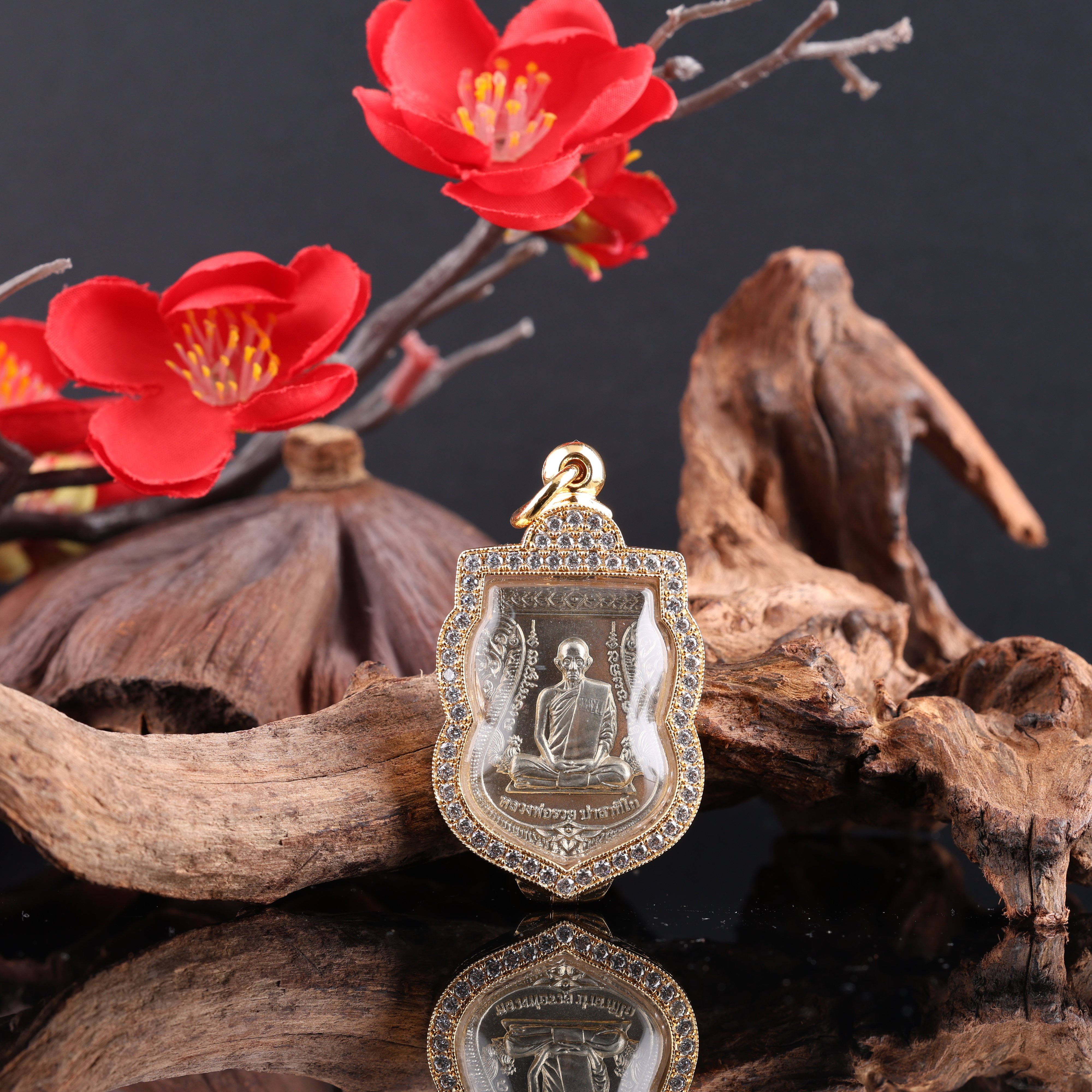 泰国佛牌正品龙婆瑞2559国王同款 生前老牌 宝扇自身带萨玛空卡
