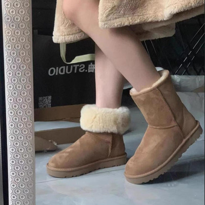 5825羊皮毛一体雪地靴女中筒冬季保暖加厚羊毛女靴子东北防滑棉鞋