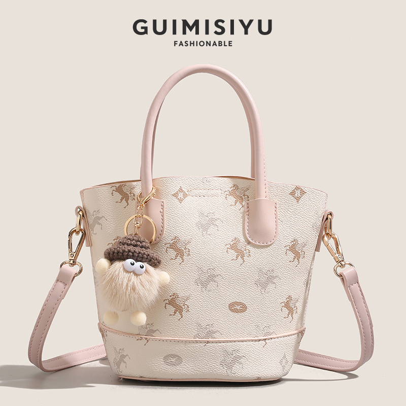 菜篮子单肩斜挎通勤水桶包包