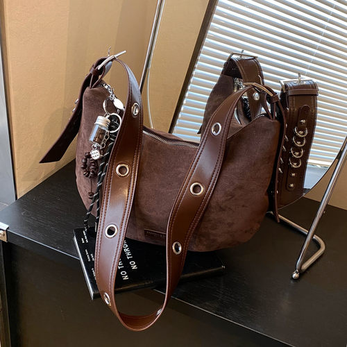 宽肩带磨砂pu斜挎包高级感拉链包