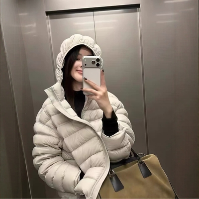 排骨羽绒服女2025冬季新款白鸭绒时尚轻薄短款连帽保暖泡芙厚外套