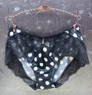 裳娆xiangyun网牛奶丝滑滑中腰大版包臀性感女士内裤胖妹妹