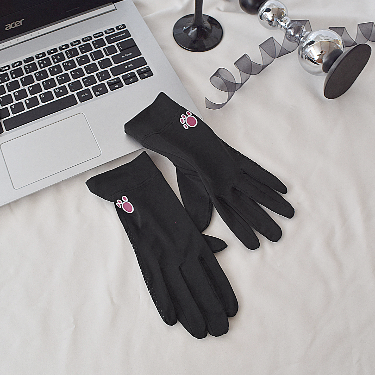 防晒手套女夏季薄款冰丝凉感防紫外线骑电动车防滑可触屏司机开车