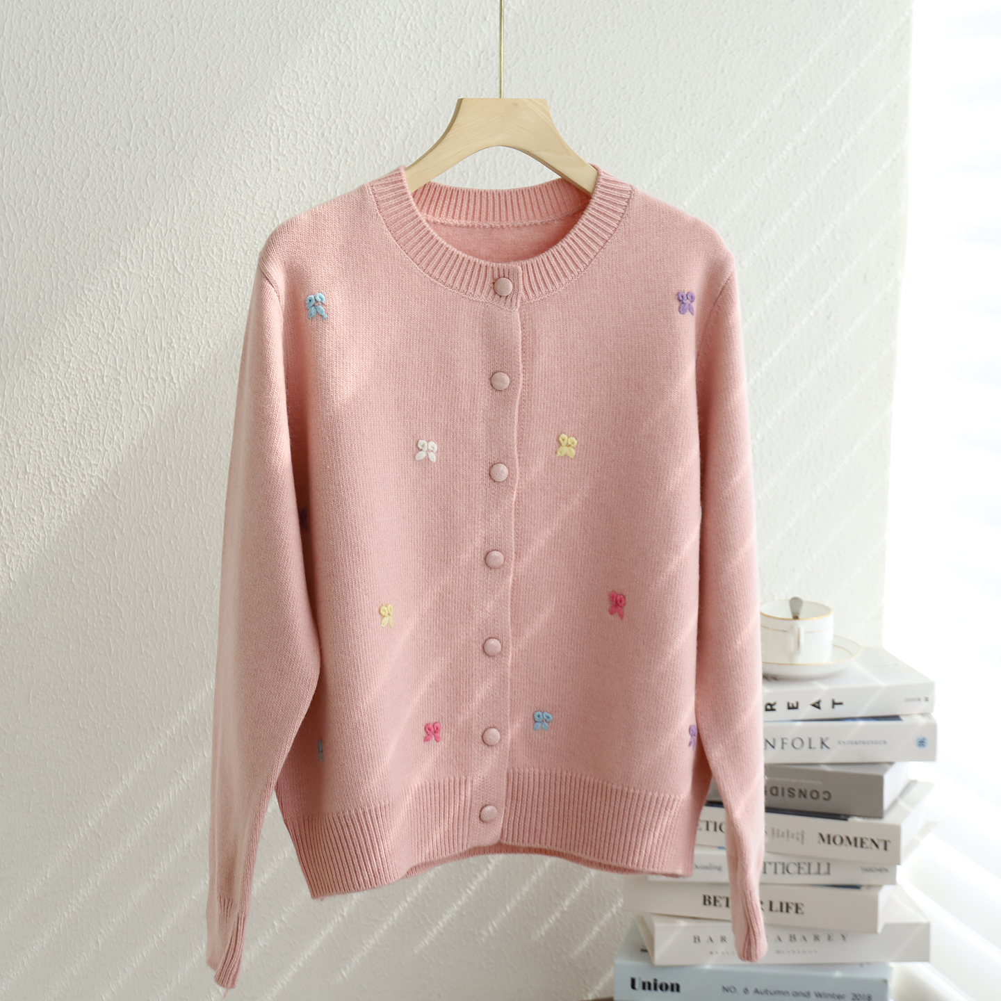 韩系圆领刺绣蝴蝶结毛衣外套女