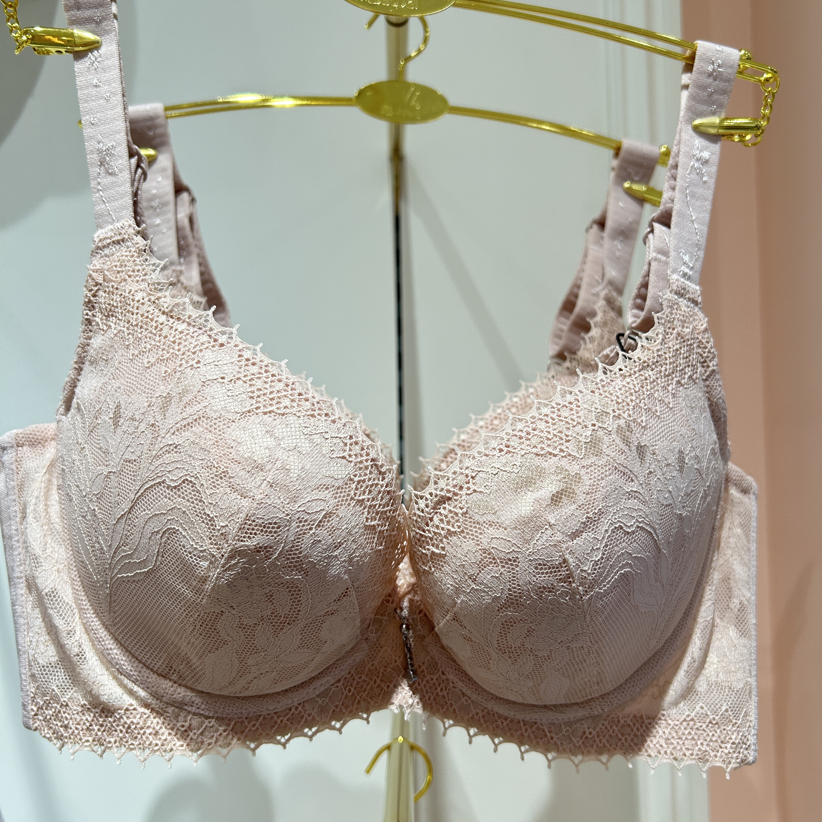 华歌尔 WB38E4 powershape薄款收乳副聚拢稳定包容调整型文胸929