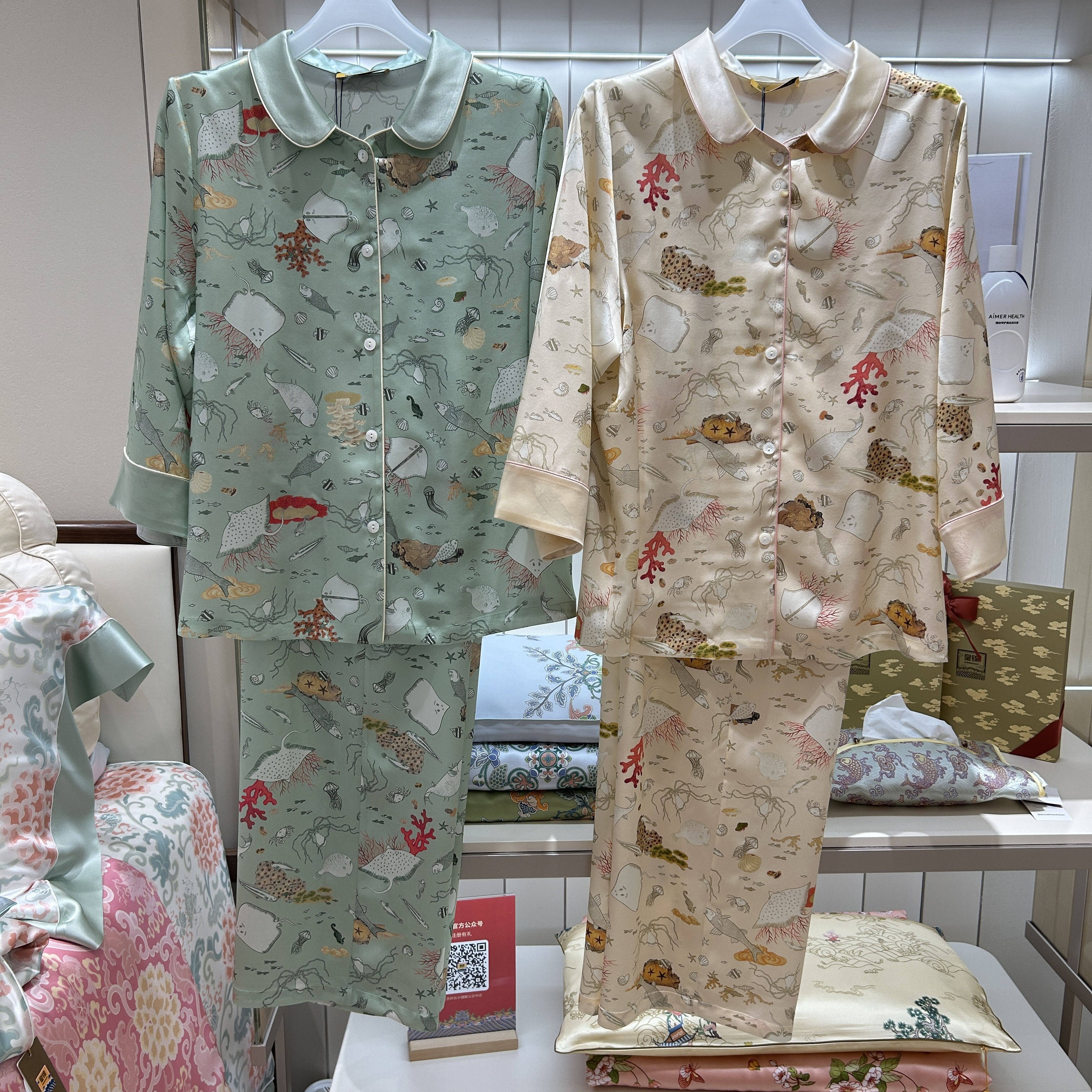 皇锦真丝睡衣女士春夏七分袖圆领分身套装-海错图HJ21530