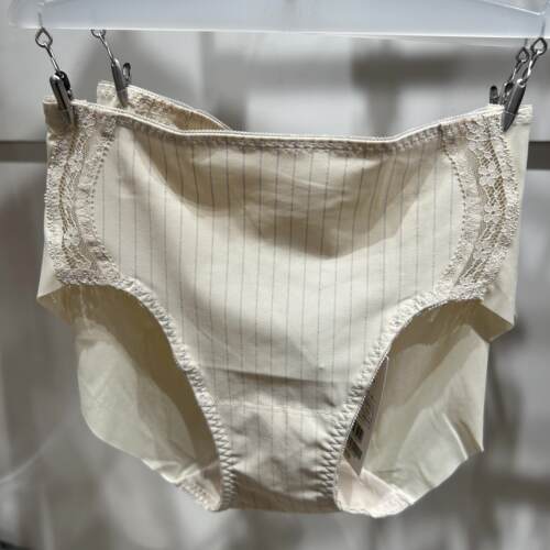 爱慕AM22A711女士低腰无痕平角内裤配AM12A711/17A711吊牌169